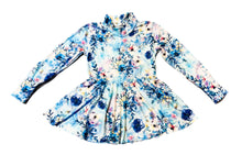 Load image into Gallery viewer, Winter in Bloom