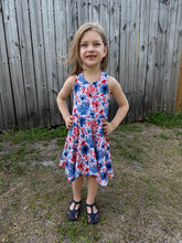 Load image into Gallery viewer, Patriotic Petals

